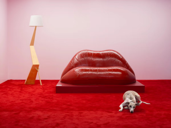Dalilips Style Sofa | Sculptural Luxury Sofa for Villas & Art Spaces