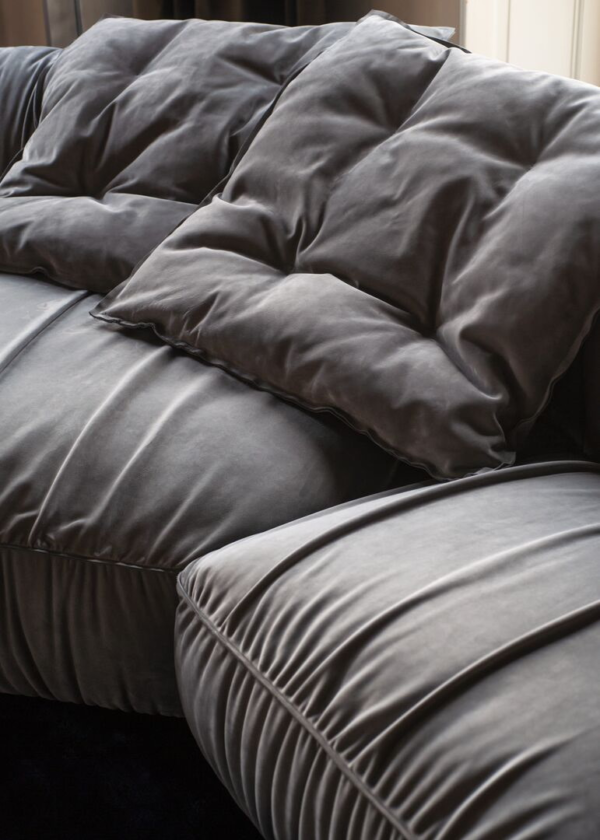 50865ee4-3e44-4b8c-a6d1-b259d861a841 Italian-Inspired Craftsmanship | Luxury Leather Sofa