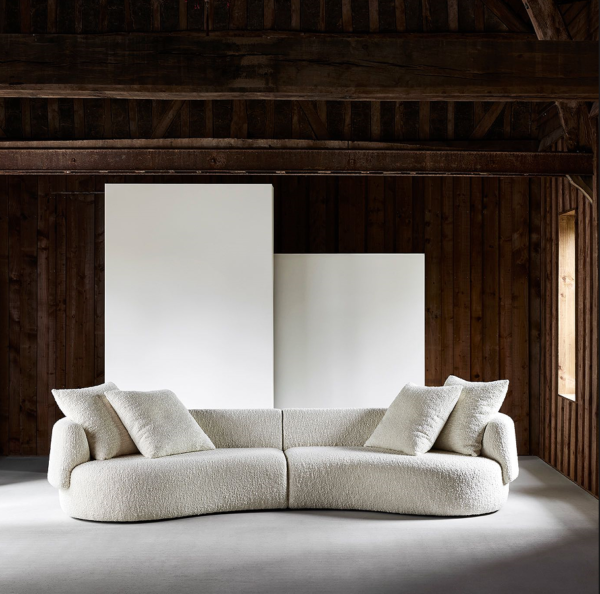7437ae38-ede0-44a8-a073-a9b192a64231 FAO Modular Sofa for Quiet Luxury Villa Interiors