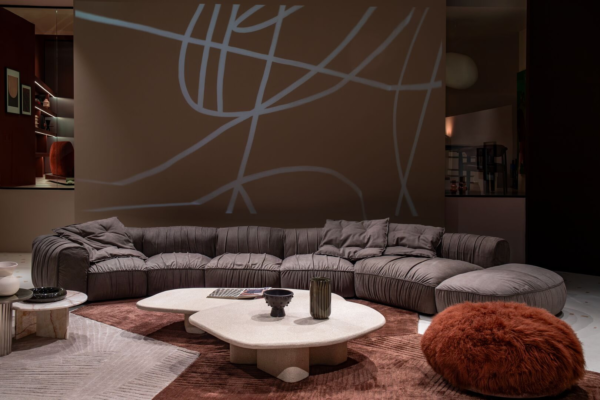 d066199a-0d3c-45c3-aa46-18703e61b2f5 Italian-Inspired Craftsmanship | Luxury Leather Sofa